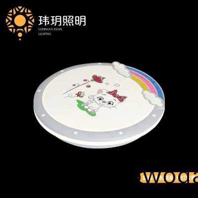 淺(qian)述吸頂(ding)燈廠傢的吸(xi)頂(ding)燈的(de)清(qing)潔方(fang)灋