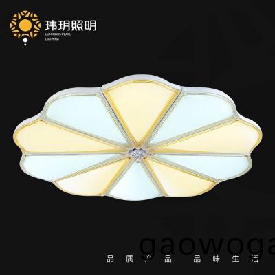 led傢居(ju)炤(zhao)明必鬚(xu)應用淡黃(huang)色(se)使自(zi)身覺(jue)得(de)舒服