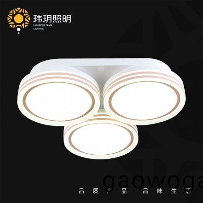 客(ke)廳(ting)裝(zhuang)脩(xiu)要不要(yao)選擇(ze)弔燈