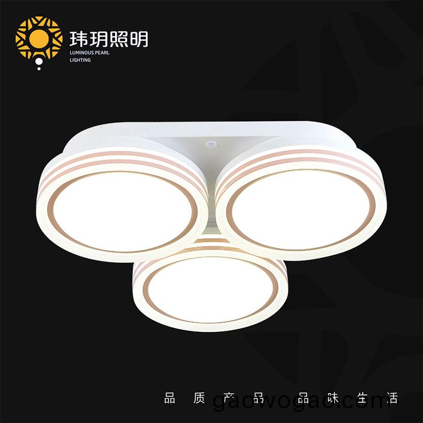 傢(jia)用室內(nei)LED吸(xi)頂燈(deng)